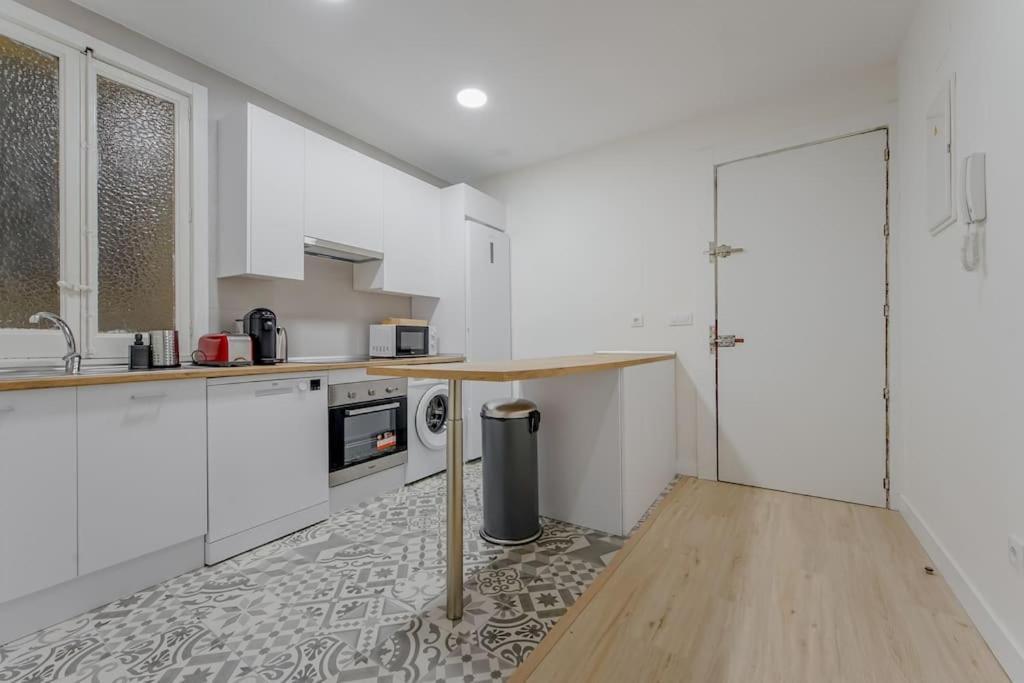 Modern Apt Para 6Px En La Plaza De Tirso De Molina Madrid Exterior foto