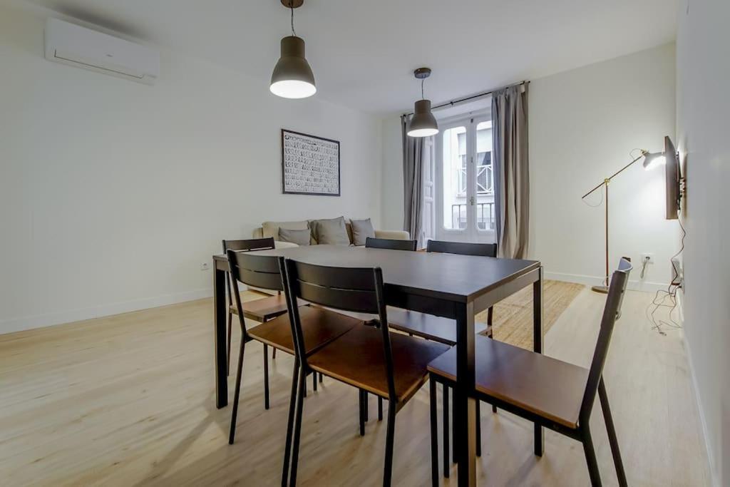 Modern Apt Para 6Px En La Plaza De Tirso De Molina Madrid Exterior foto