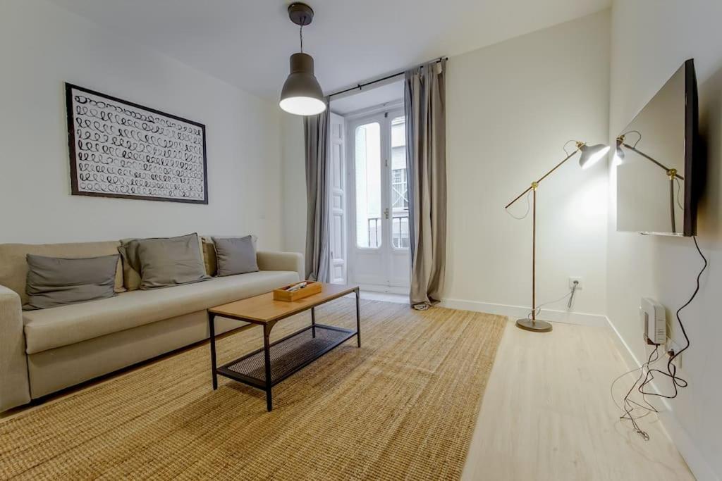 Modern Apt Para 6Px En La Plaza De Tirso De Molina Madrid Exterior foto