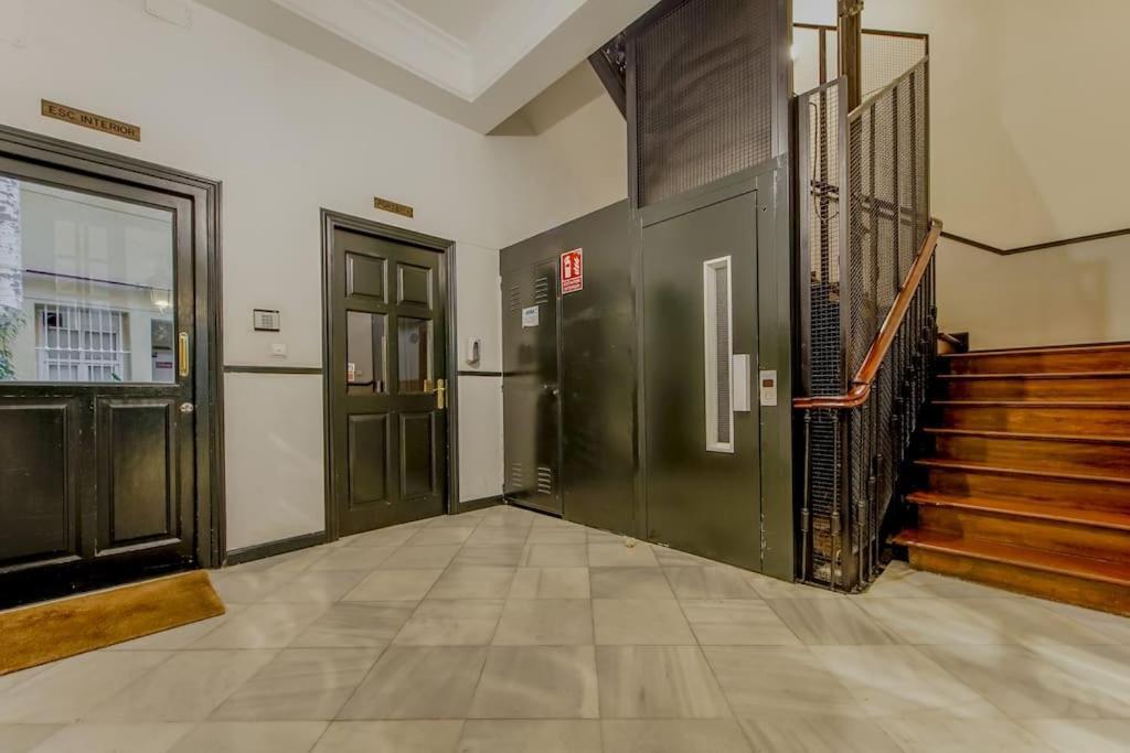 Modern Apt Para 6Px En La Plaza De Tirso De Molina Madrid Exterior foto